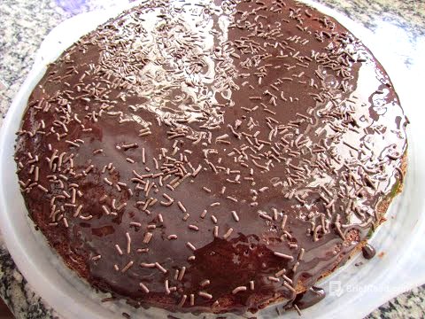 BOLO DE CHOCOLATE MUITO MACIO